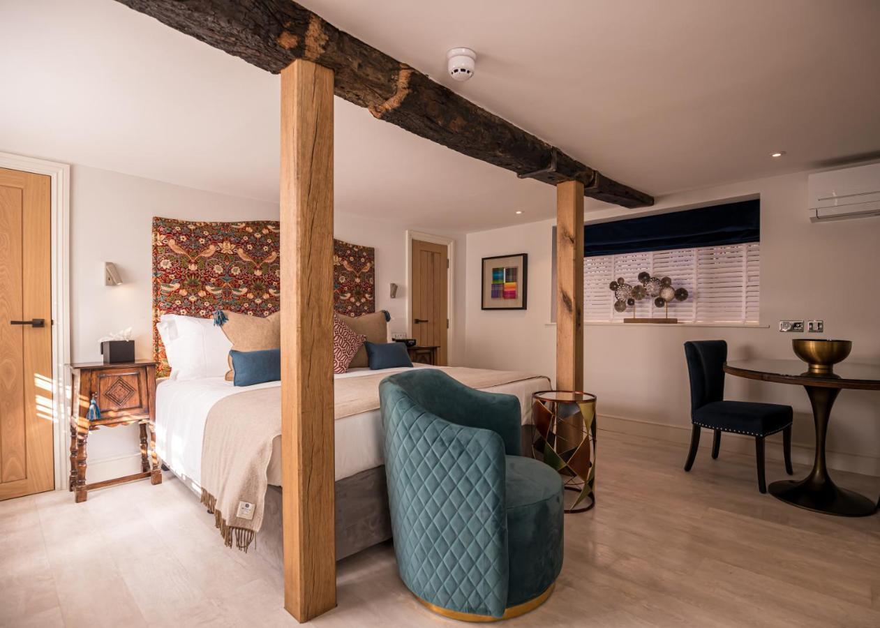 Great Fosters - Near Windsor Hotel Егъм Екстериор снимка