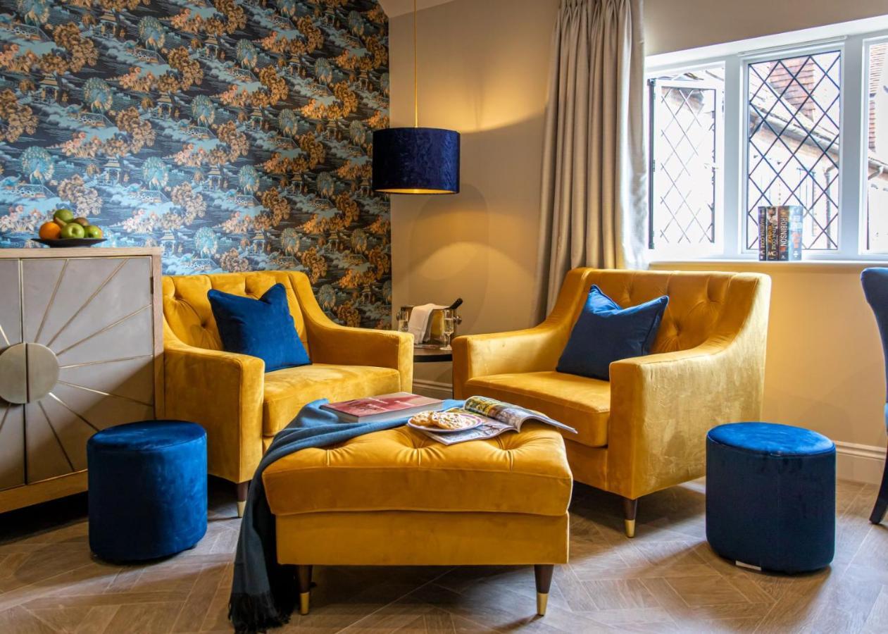 Great Fosters - Near Windsor Hotel Егъм Екстериор снимка