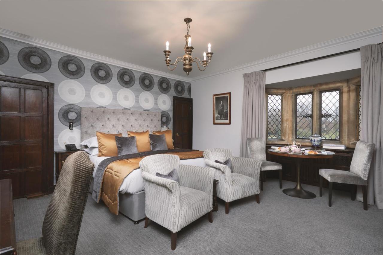 Great Fosters - Near Windsor Hotel Егъм Екстериор снимка