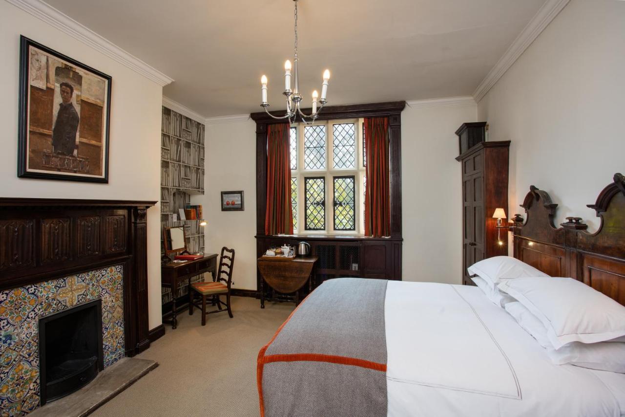 Great Fosters - Near Windsor Hotel Егъм Екстериор снимка